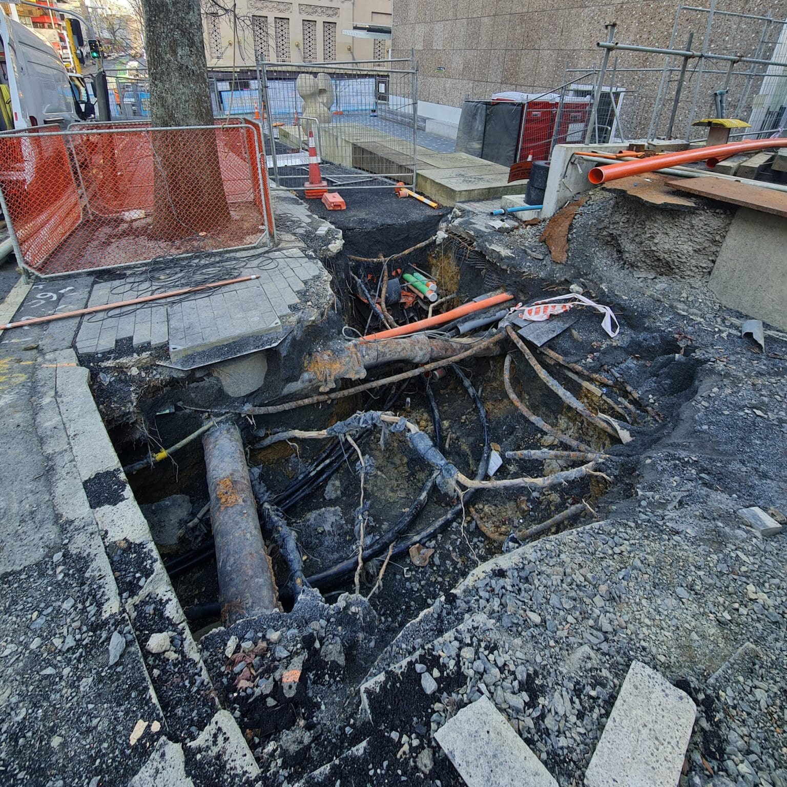Sub-Surface Detection | Underground Pipe, Cable & Leak Locators